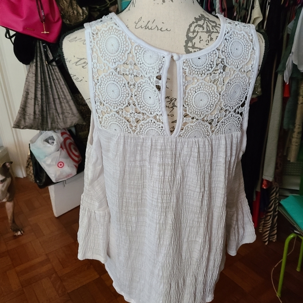 Beautiful white summer top, shoulderless - Picture 5 of 5